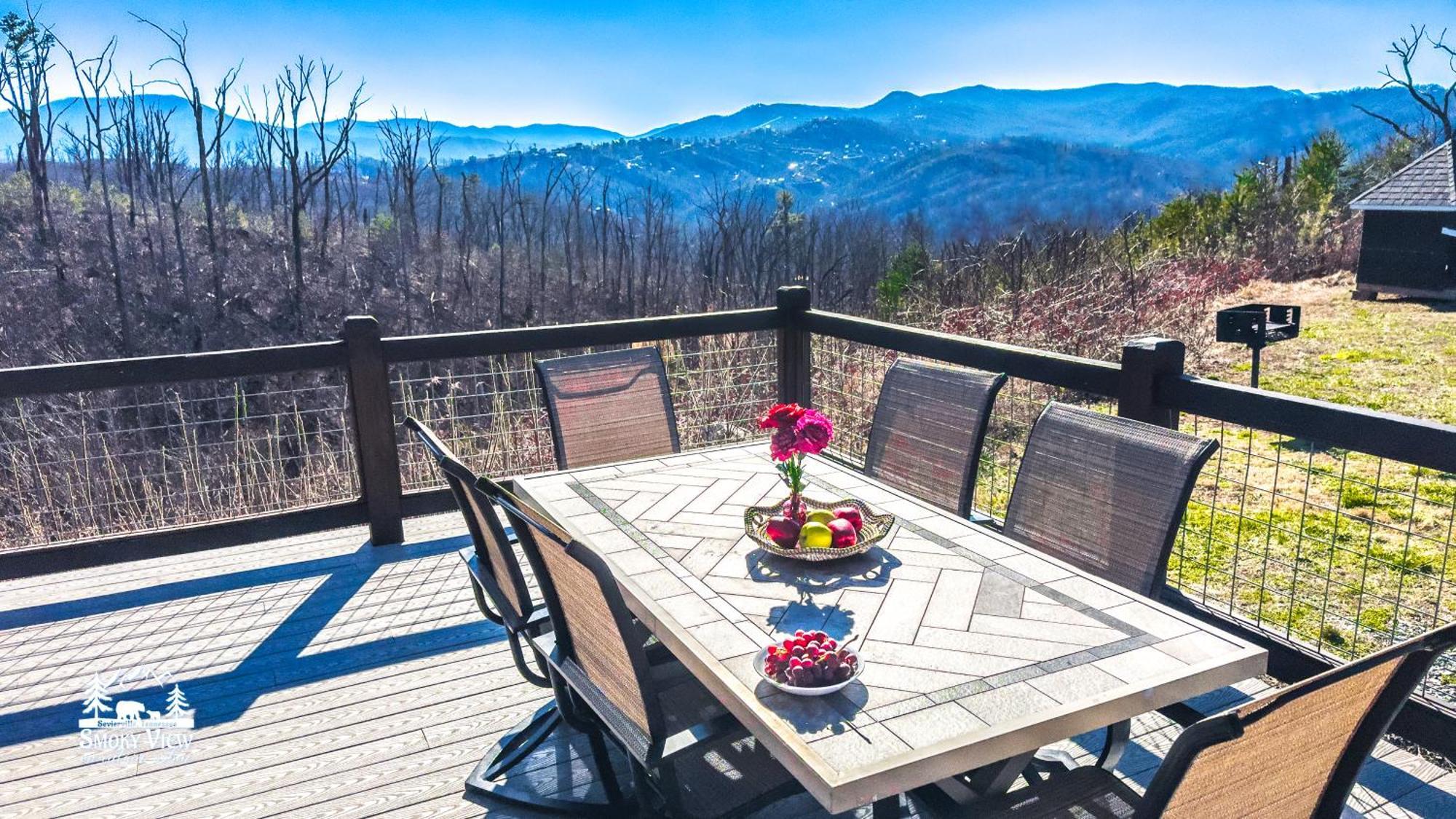 Smoky View Mountain Cabin: Luxury 6-Bedroom Retreat Near Gatlinburg Sevierville Exterior photo