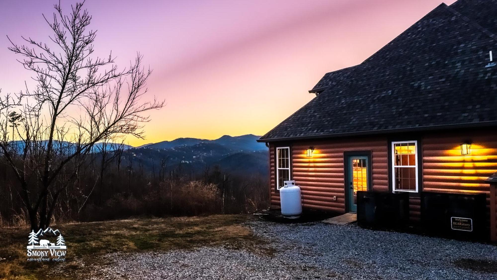Smoky View Mountain Cabin: Luxury 6-Bedroom Retreat Near Gatlinburg Sevierville Exterior photo